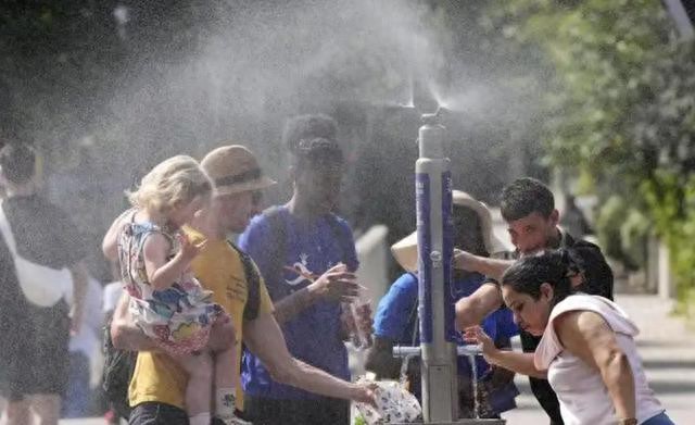飆至46℃ 歐洲人在“烤箱”中自救